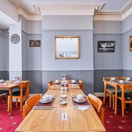 The Wilton International Bed & Breakfast Блекпул Екстериор снимка
