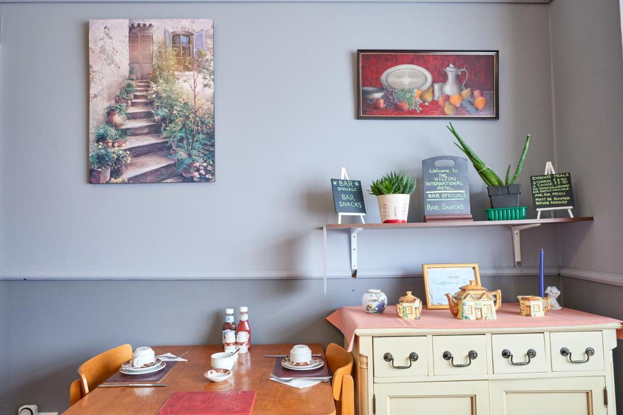 The Wilton International Bed & Breakfast Блекпул Екстериор снимка