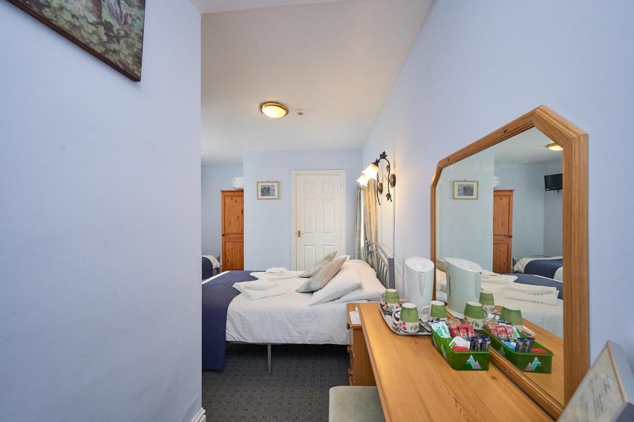 The Wilton International Bed & Breakfast Блекпул Екстериор снимка
