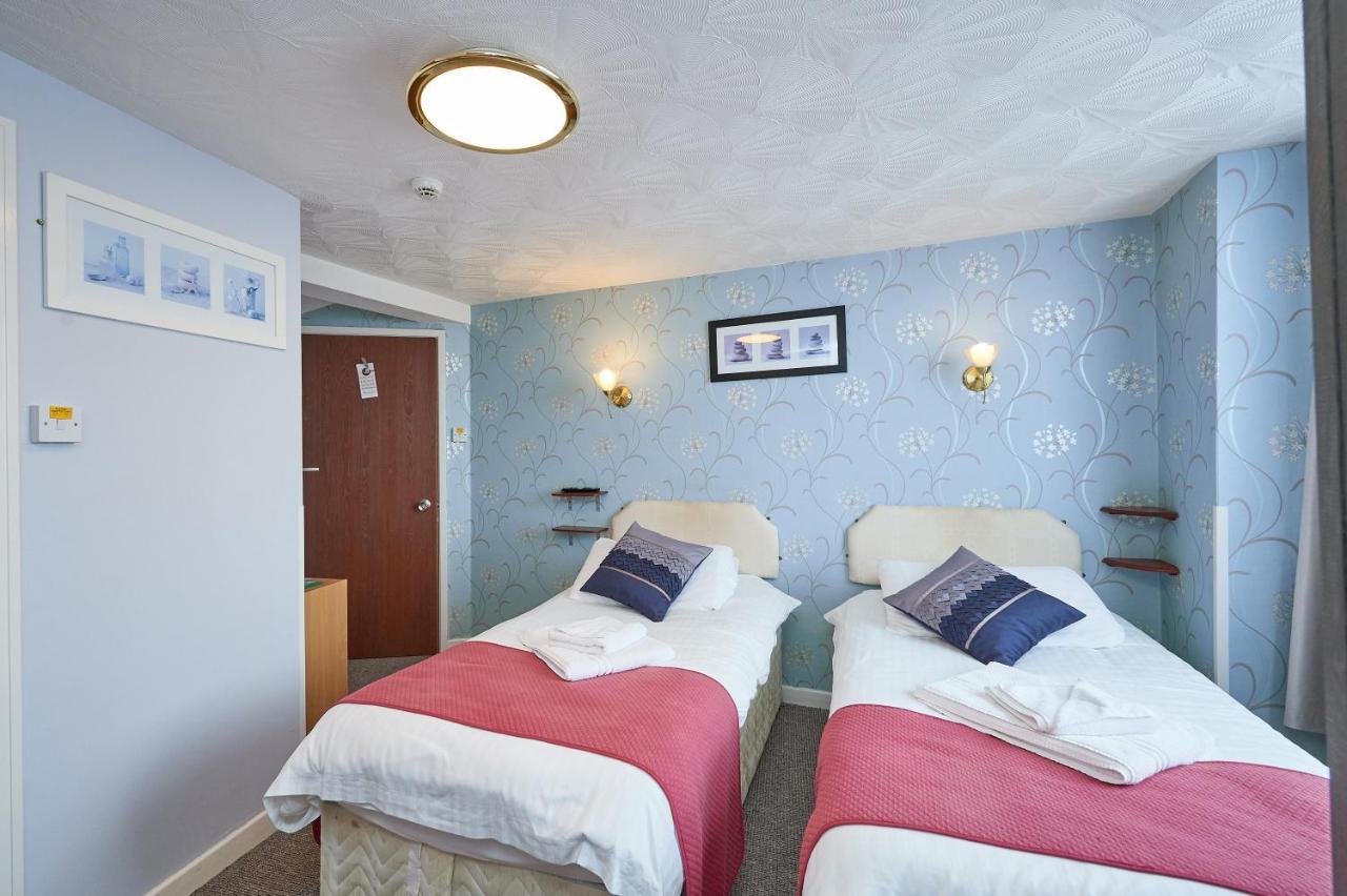 The Wilton International Bed & Breakfast Блекпул Екстериор снимка