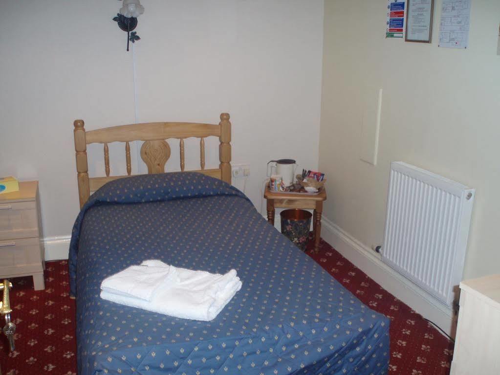 The Wilton International Bed & Breakfast Блекпул Екстериор снимка