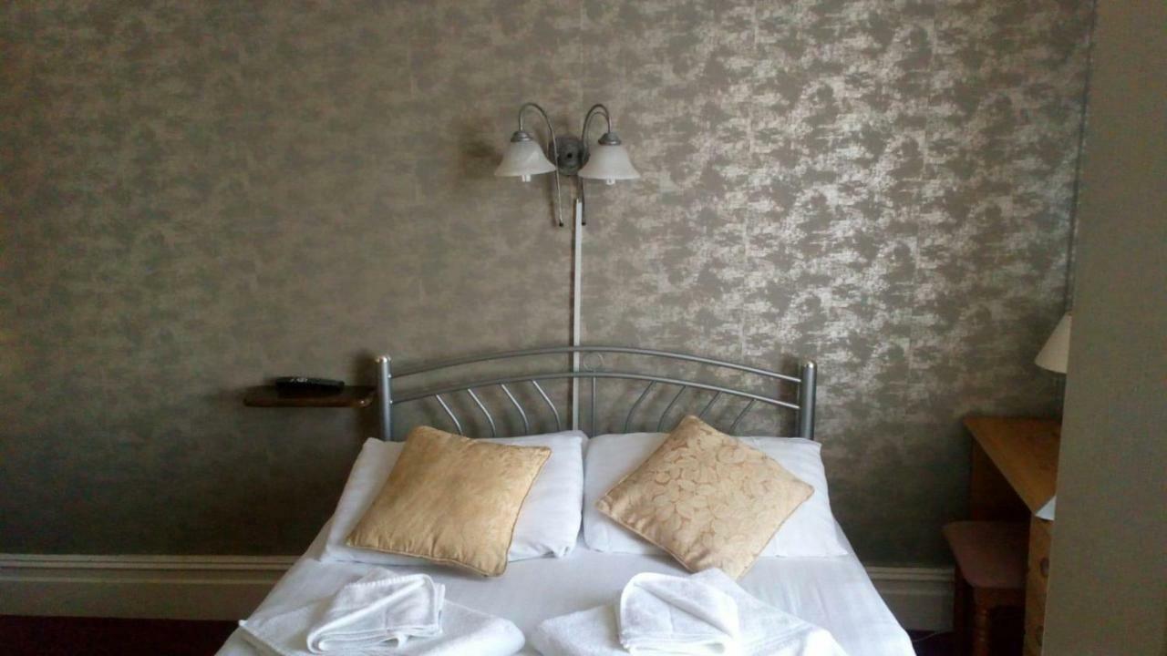 The Wilton International Bed & Breakfast Блекпул Екстериор снимка